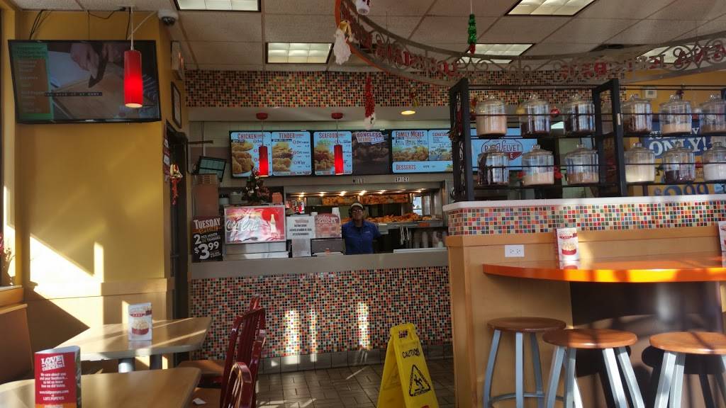 Popeyes Louisiana Kitchen | restaurant | 2800 W Diversey Ave, Chicago, IL 60647, USA | 7737726768 OR +1 773-772-6768