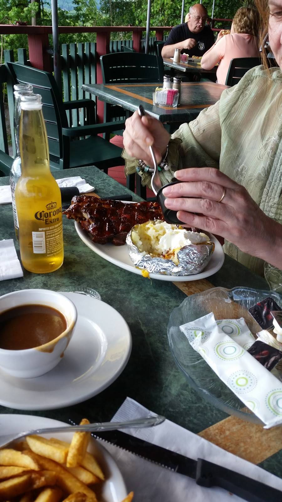 Uncle Petes | restaurant | 1 Community St, Wheeling, WV 26003, USA | 3049056810 OR +1 304-905-6810