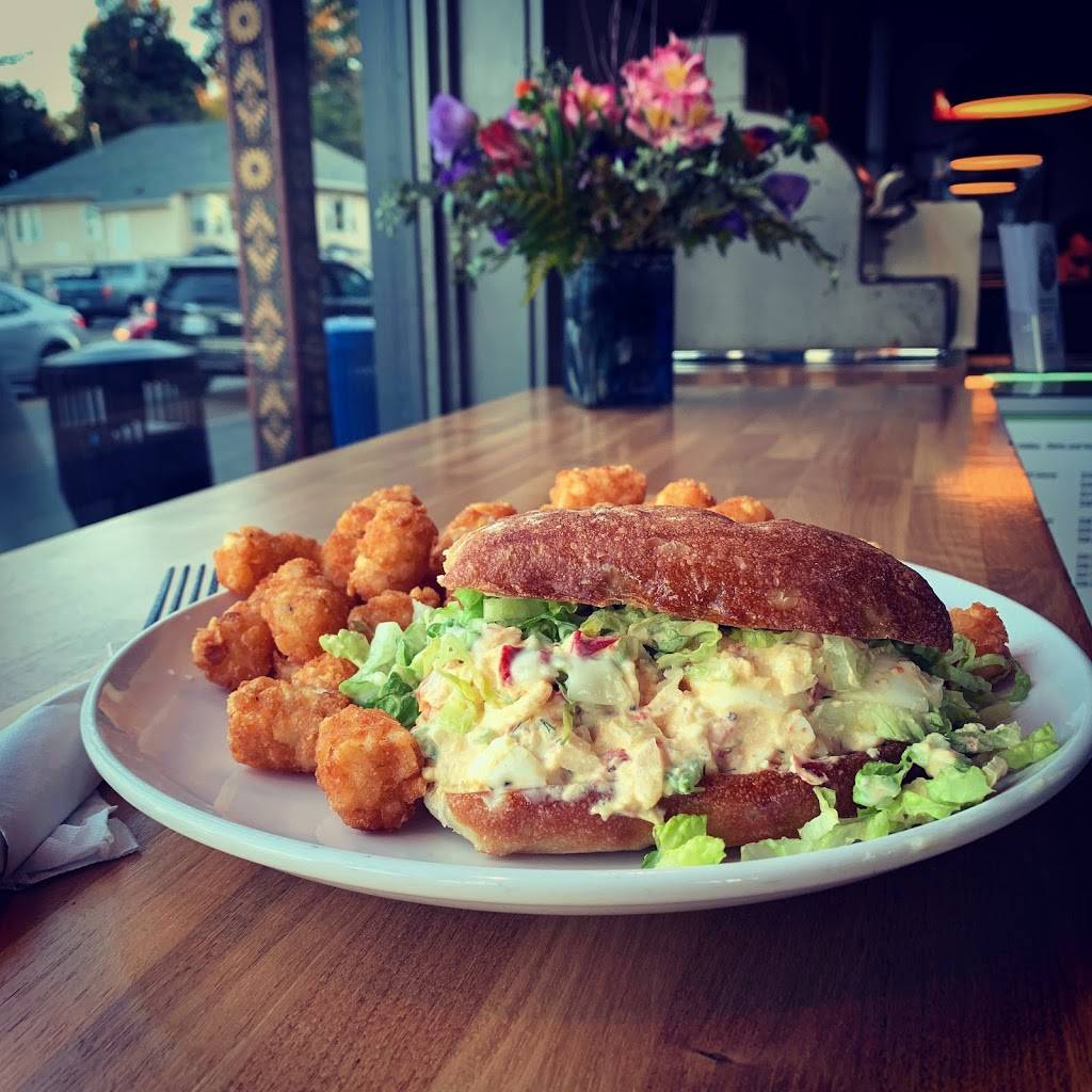 Uncle Eddies Public House - All Ages Welcome | restaurant | 8601 14th Ave S, Seattle, WA 98108, USA | 2066863254 OR +1 206-686-3254