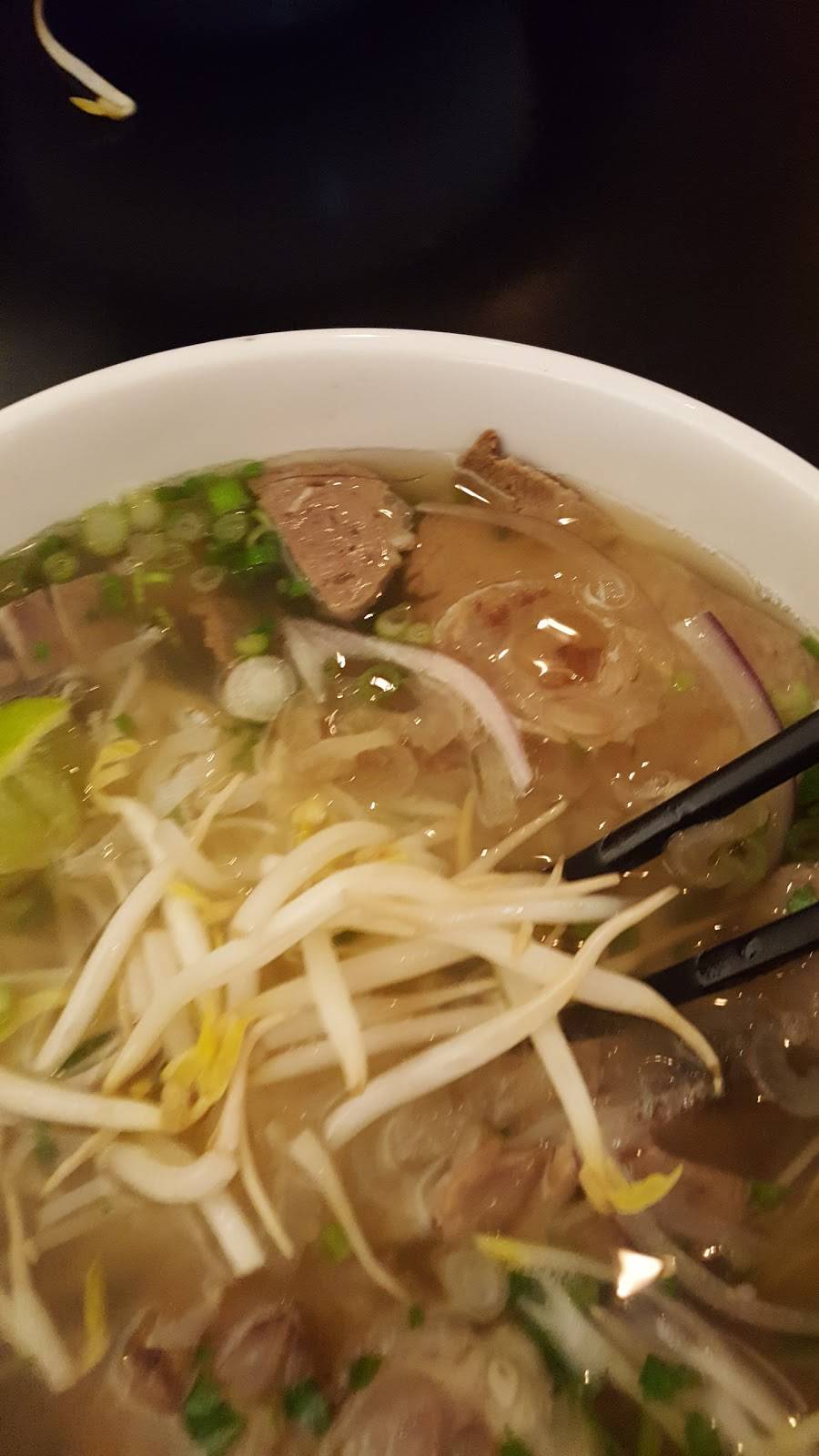 Pho Thi Fusion | restaurant | 129 Riocan Ave, Nepean, ON K2J 5G3, Canada | 6138253325 OR +1 613-825-3325