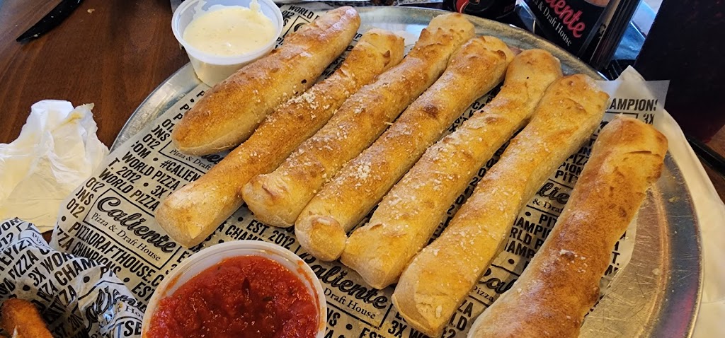 Caliente Pizza & Draft House | restaurant | 288 W Steuben St, Pittsburgh, PA 15205, USA | 4126856222 OR +1 412-685-6222