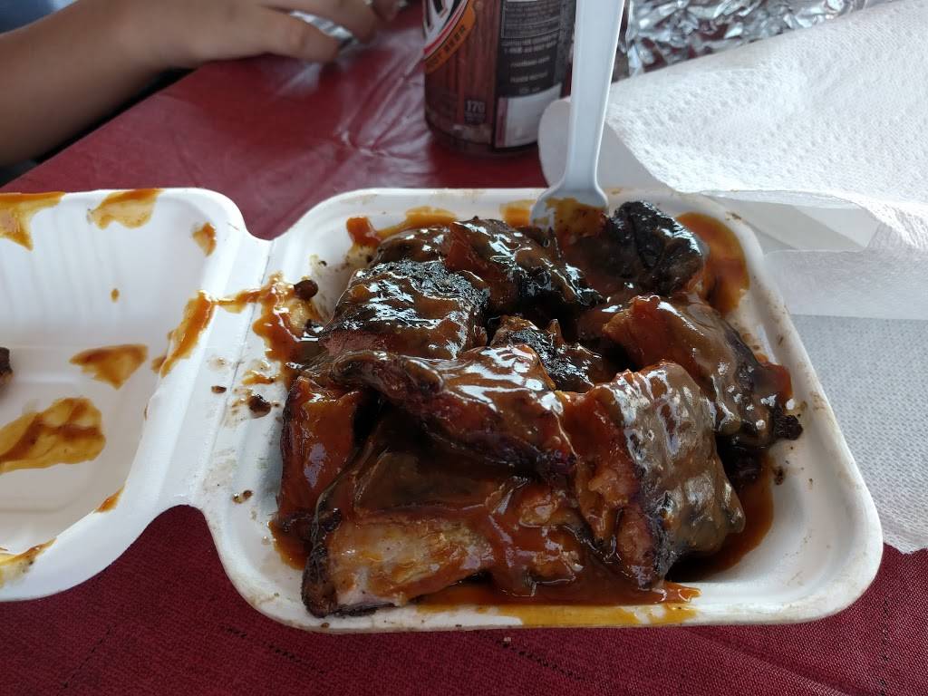 The Pit Stop Barbecue | restaurant | 50 US-15, Aldie, VA 20105, USA | 7039443611 OR +1 703-944-3611