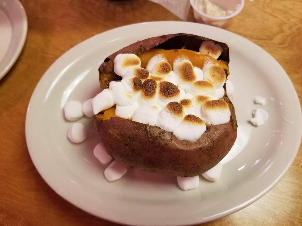 Texas Roadhouse | restaurant | 100 Towne Center Blvd, Sanford, FL 32771, USA | 4073281085 OR +1 407-328-1085