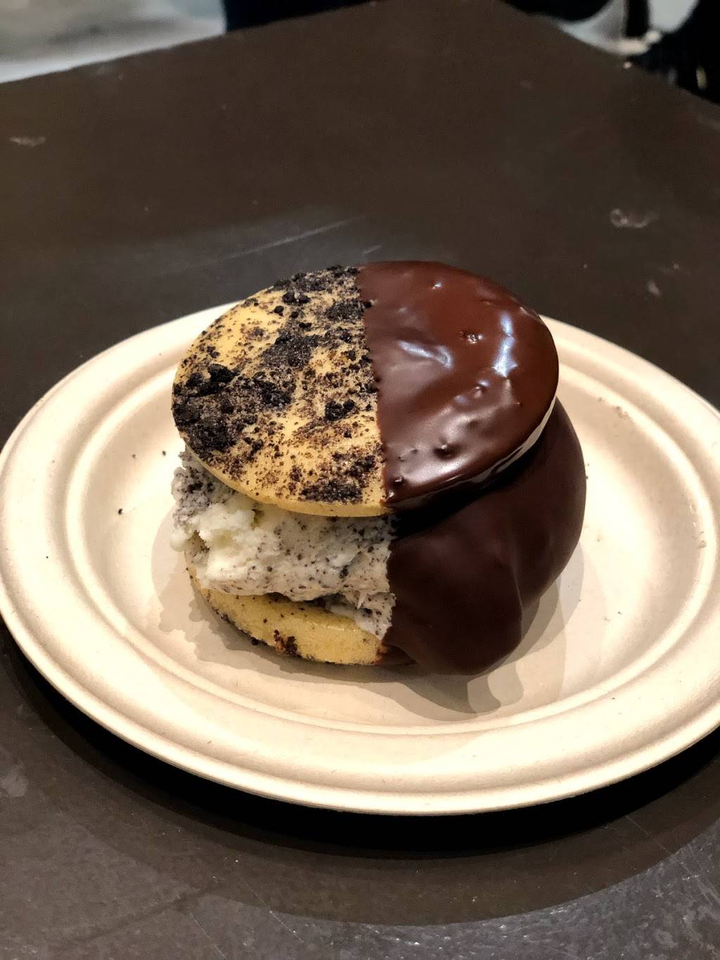 Merci Clement | bakery | 223 Broadway, Santa Monica, CA 90401, USA | 3108493529 OR +1 310-849-3529