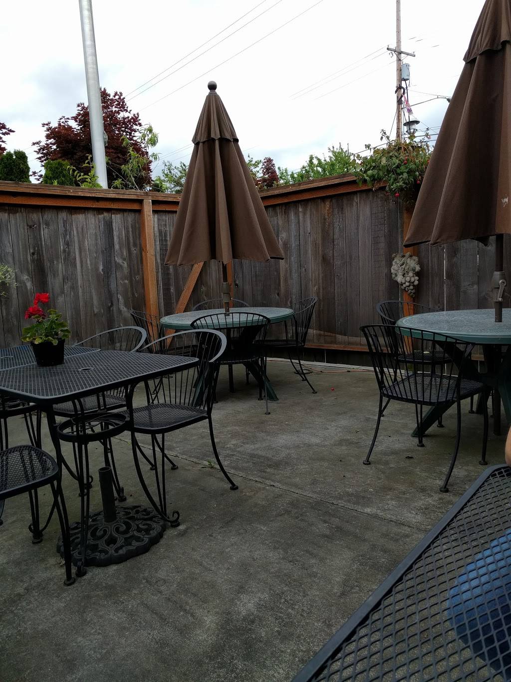 Kafé Neo Edmonds | restaurant | 21108 Hwy 99, Edmonds, WA 98026, USA | 4256723476 OR +1 425-672-3476