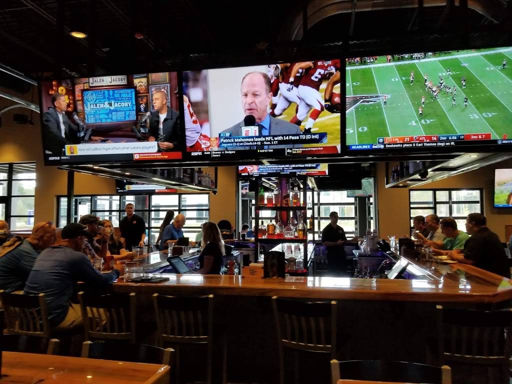Walk-Ons Sports Bistreaux | restaurant | 69796 Stirling Blvd, Covington, LA 70433, USA | 9859002234 OR +1 985-900-2234
