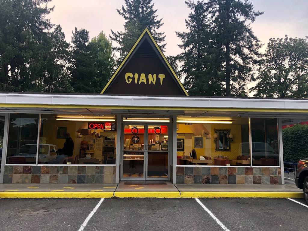 Giant Drive In | restaurant | 15840 Boones Ferry Rd, Lake Oswego, OR 97035, USA | 5036360255 OR +1 503-636-0255