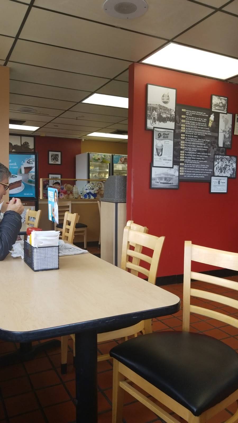 Dairy Queen | restaurant | 2770 Dundee Rd, Northbrook, IL 60062, USA | 8474982571 OR +1 847-498-2571