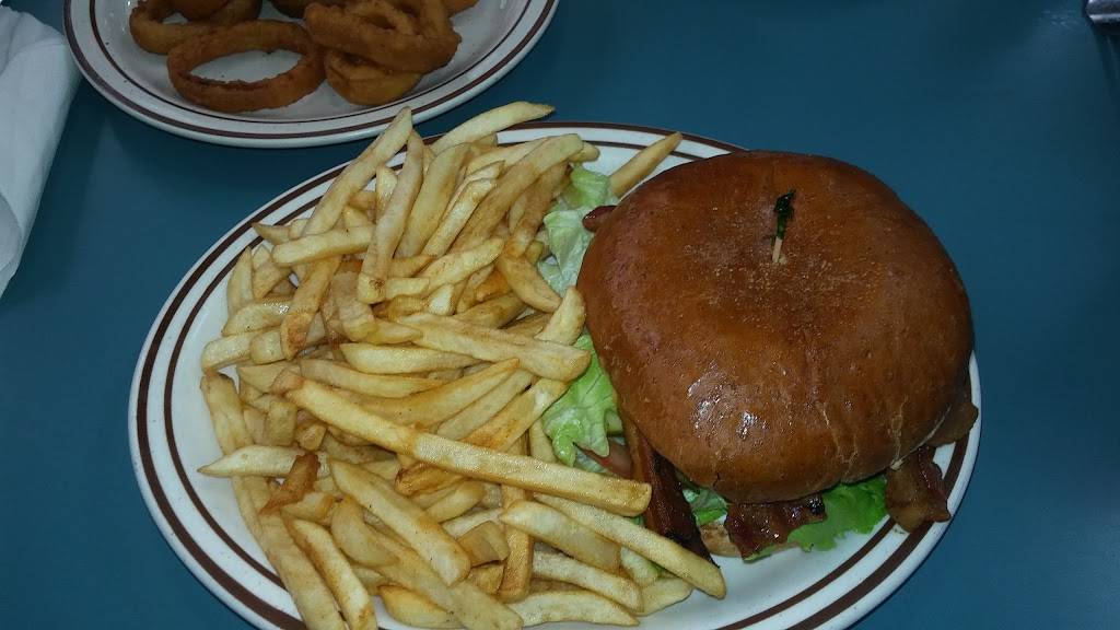 Little Joes Coney Island | restaurant | 13564 E 9 Mile Rd, Warren, MI 48089, USA | 5867728890 OR +1 586-772-8890