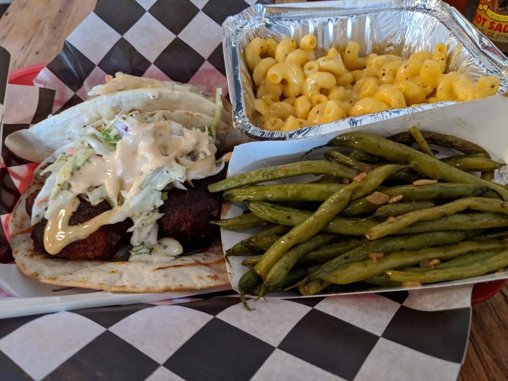 The Roost Carolina Kitchen | restaurant | 1467 W Irving Park Rd, Chicago, IL 60613, USA | 3122615564 OR +1 312-261-5564