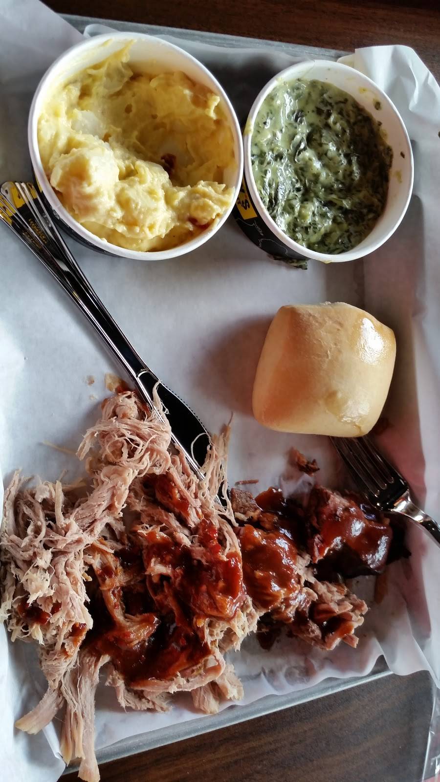 Dickeys Barbecue Pit | restaurant | 17245 17th St, Tustin, CA 92780, USA | 7146023874 OR +1 714-602-3874