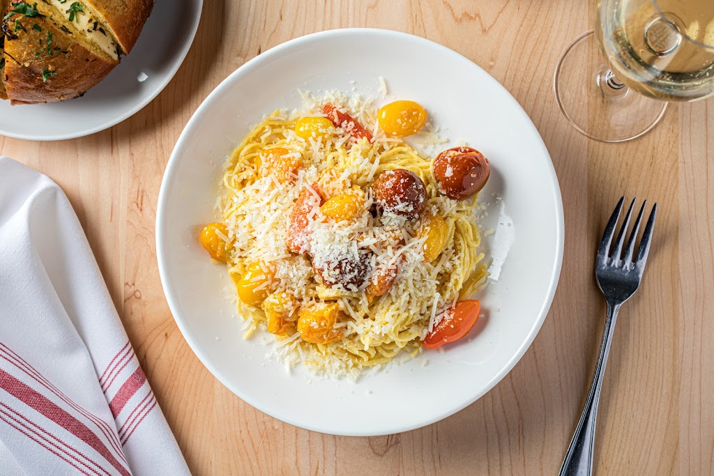 Gussies Handmade Italian | restaurant | 227 W North Ave, Chicago, IL 60610, USA | 3129293091 OR +1 312-929-3091