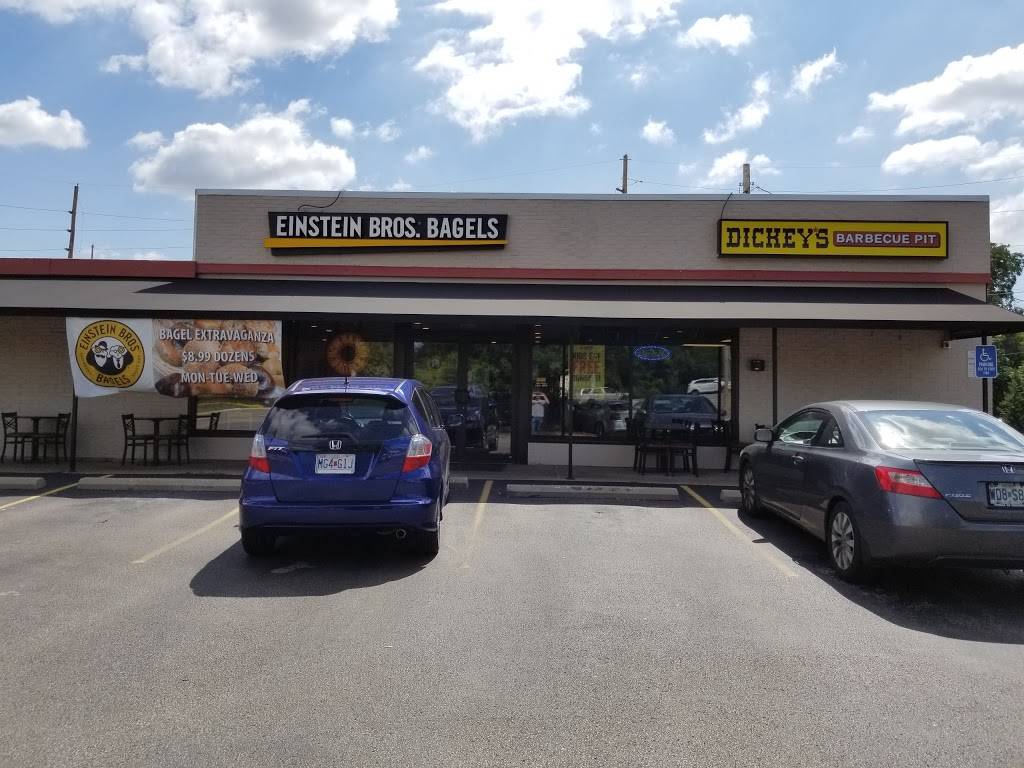 Dickeys Barbecue Pit | restaurant | 1912 S Brentwood Blvd, Saint Louis, MO 63144, USA | 3149421412 OR +1 314-942-1412