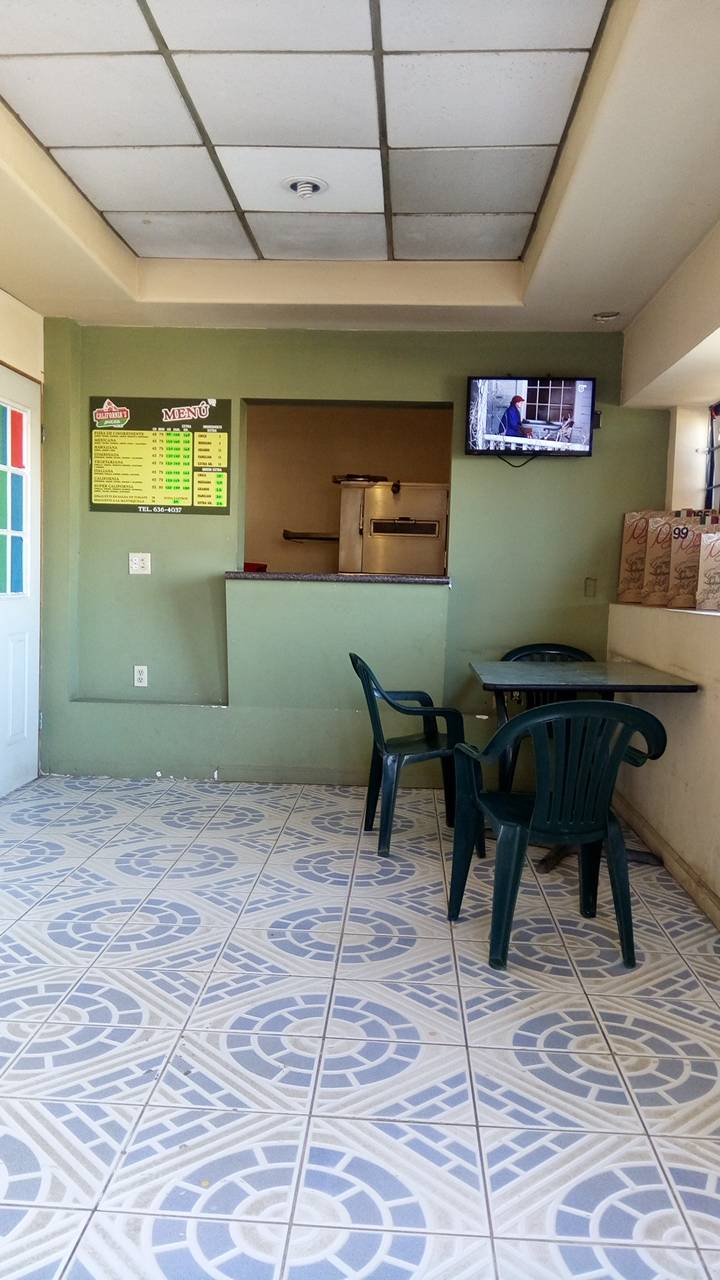 Pizzas California | restaurant | Av Flores Magón 5841, Nueva Aurora Sur, 22604 Tijuana, B.C., Mexico | 016646364037 OR +52 664 636 4037