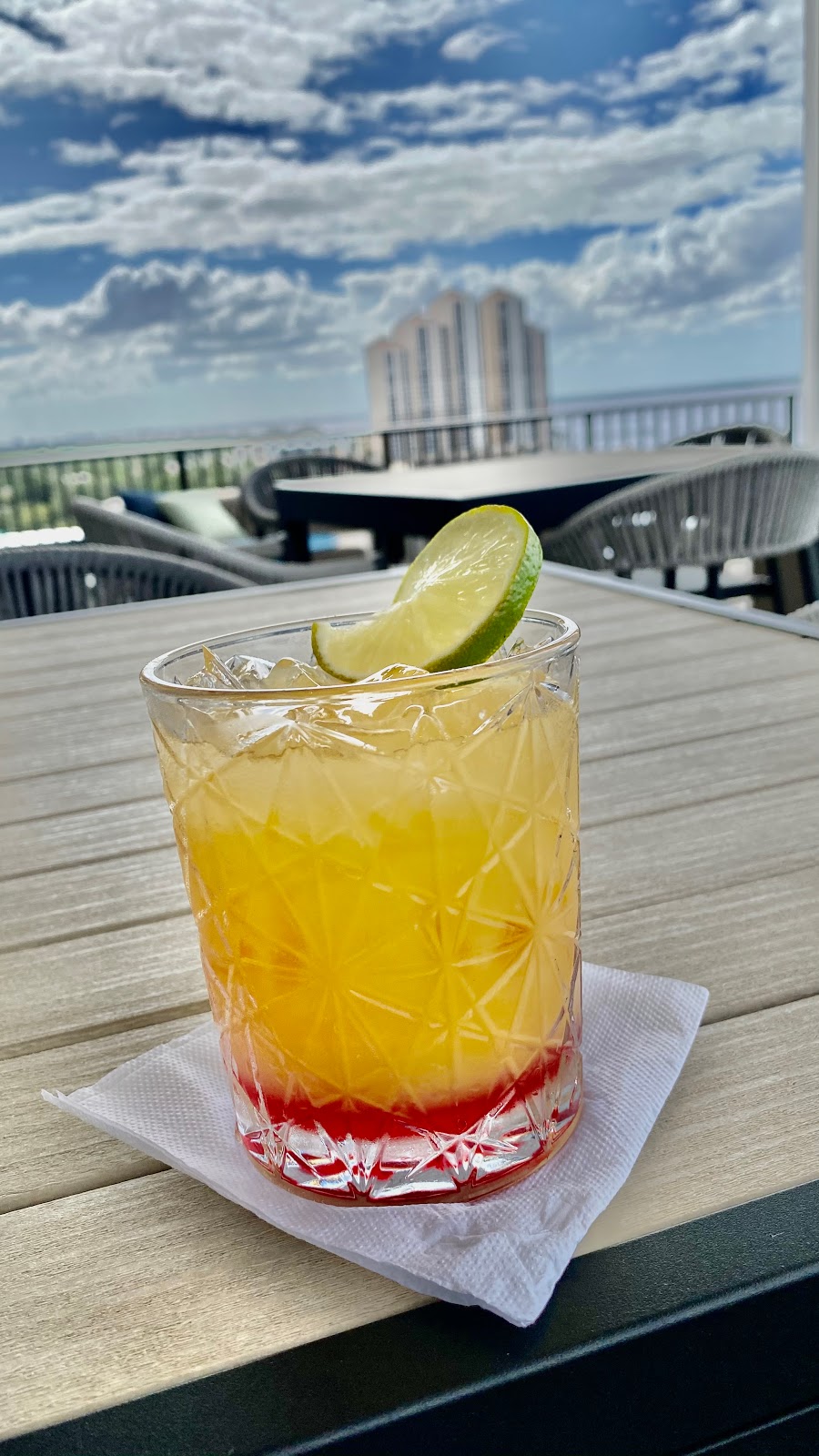 Beacon Social Drinkery | restaurant | 2200 Edwards Dr, Fort Myers, FL 33901, USA | 2393143800 OR +1 239-314-3800