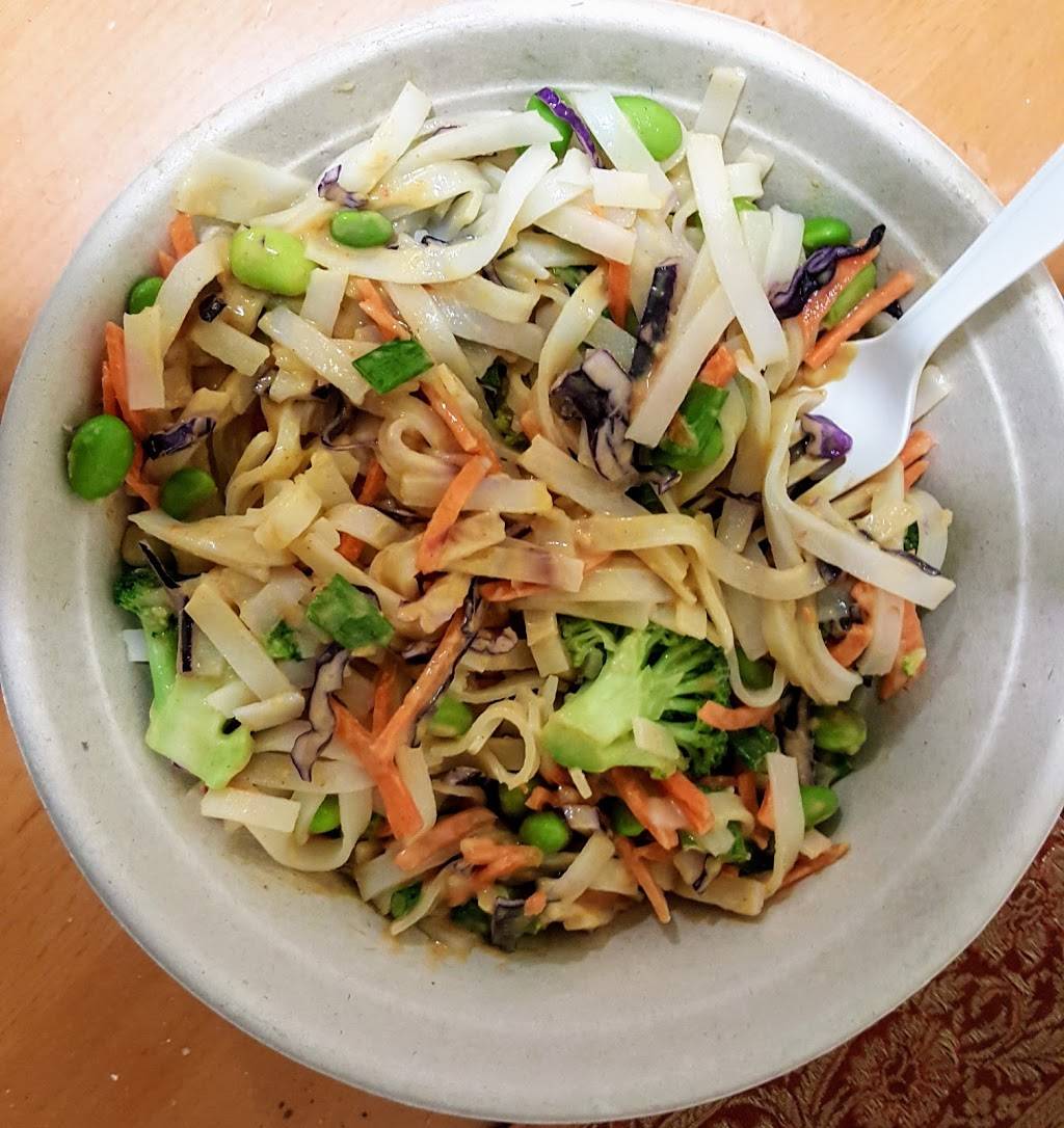 Freshii | restaurant | 2215 Steeles Ave W unit c2, North York, ON M3J 3N2, Canada | 2893171260 OR +1 289-317-1260