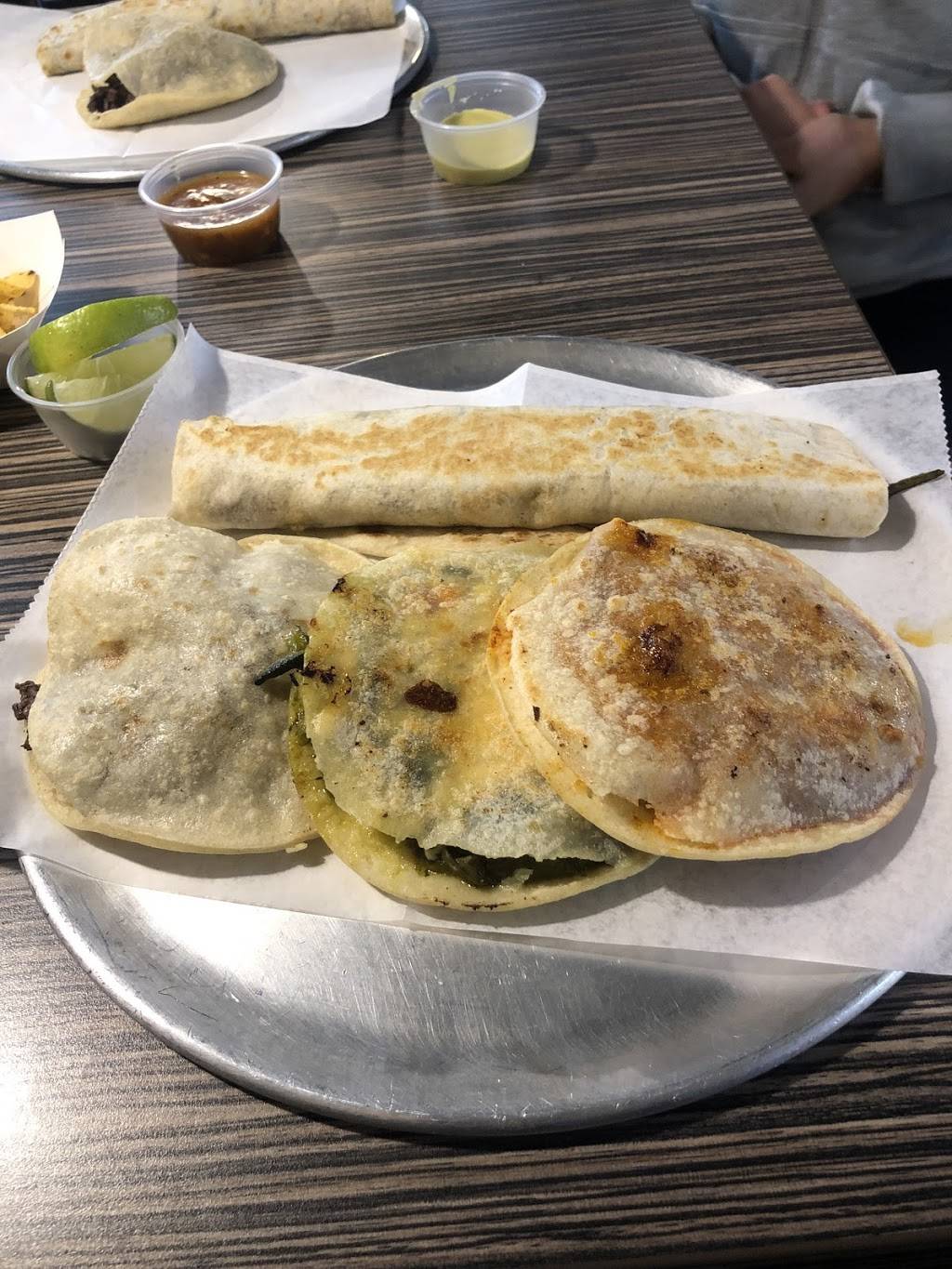 Gordillas | restaurant | 3759 W 26th St, Chicago, IL 60623, USA | 7738231499 OR +1 773-823-1499