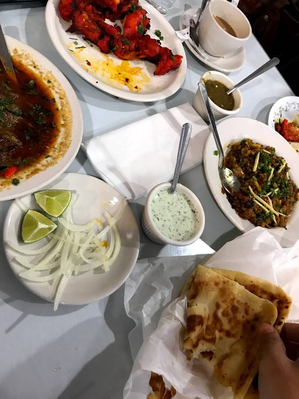 Bismillah Restaurant | restaurant | 2510 W Devon Ave, Chicago, IL 60659, USA | 7739735602 OR +1 773-973-5602