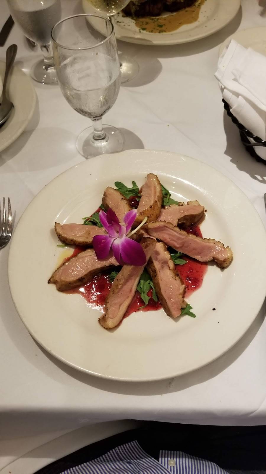 Ziggie & Mad Dogs | restaurant | 83000 Overseas Hwy, Islamorada, FL 33036, USA | 3056643391 OR +1 305-664-3391