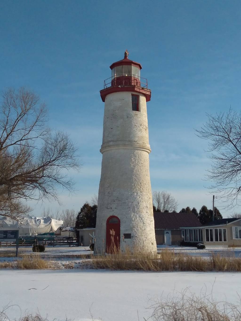 Moyers At The Thames Marina & Restaurant | restaurant | 19150 Harbour Dr RR5, Tilbury, ON N0P 2L0, Canada | 5196829389 OR +1 519-682-9389