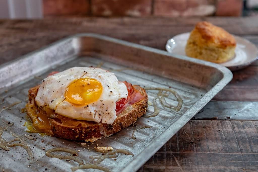 The Foxworth Fountain | restaurant | 124 NE 5th Ave, Delray Beach, FL 33483, USA | 5612957632 OR +1 561-295-7632