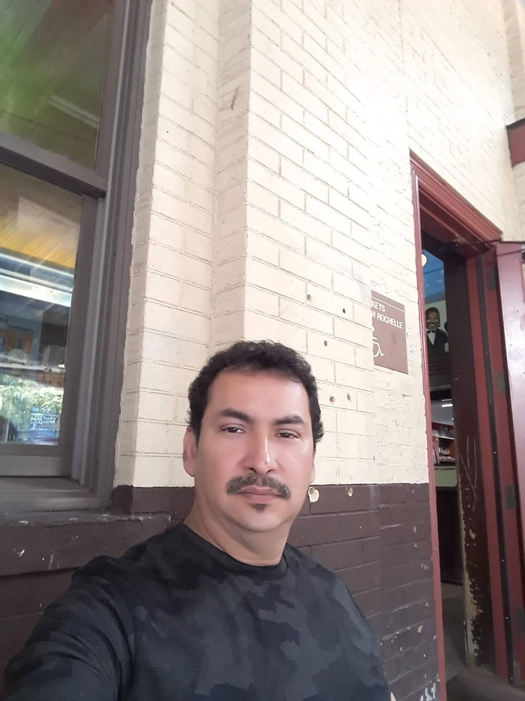 Chili Dog Restaurant | restaurant | 297 North Ave, New Rochelle, NY 10801, USA | 9146323571 OR +1 914-632-3571