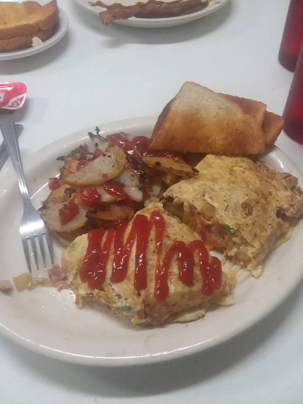 Gold Skillet Restaurant | restaurant | 13969 E Hwy 316, Fort McCoy, FL 32134, USA | 3522363319 OR +1 352-236-3319