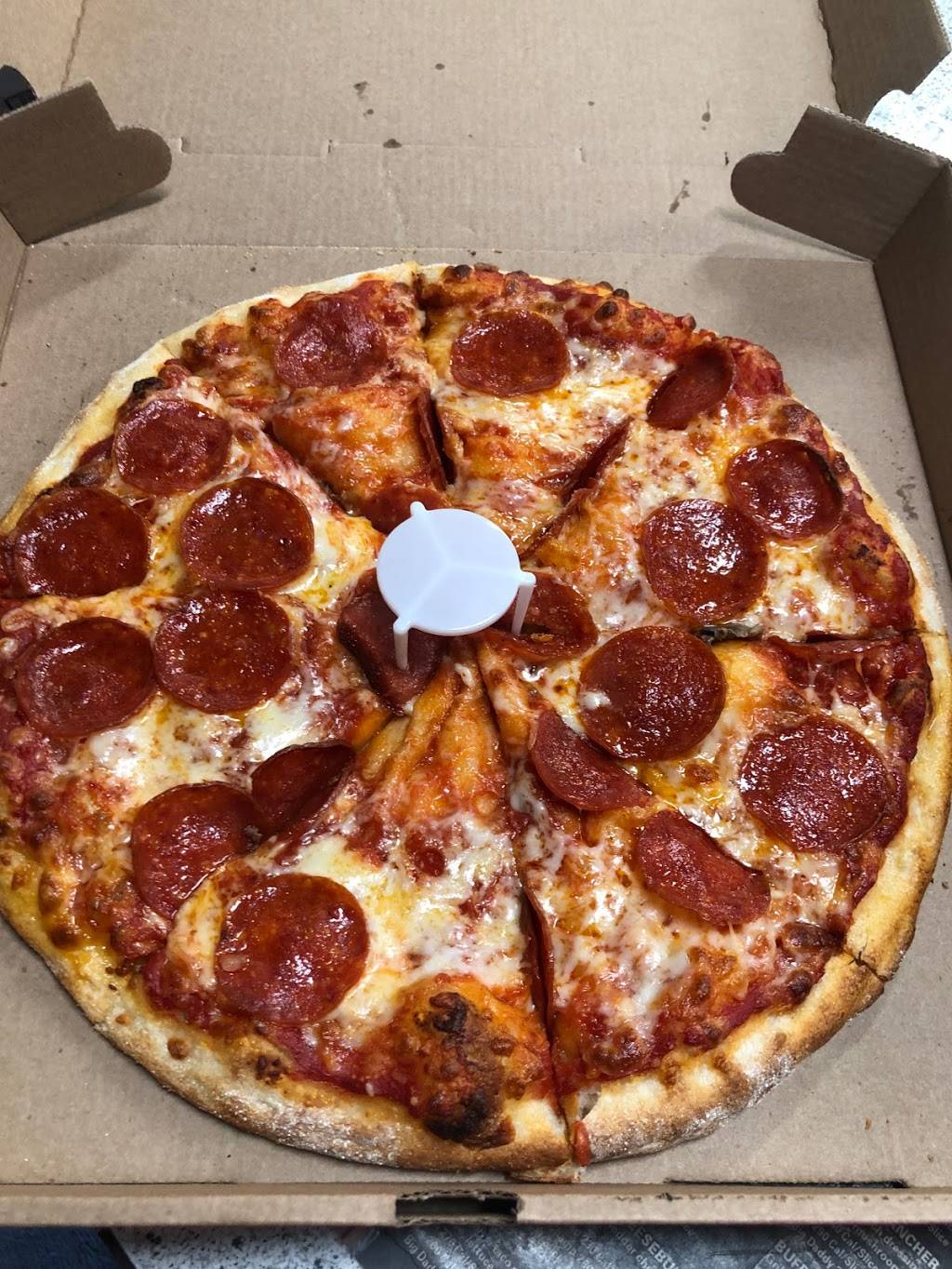 Foxs Pizza Den | restaurant | 259 N 3rd St, Oakland, MD 21550, USA | 3013343212 OR +1 301-334-3212