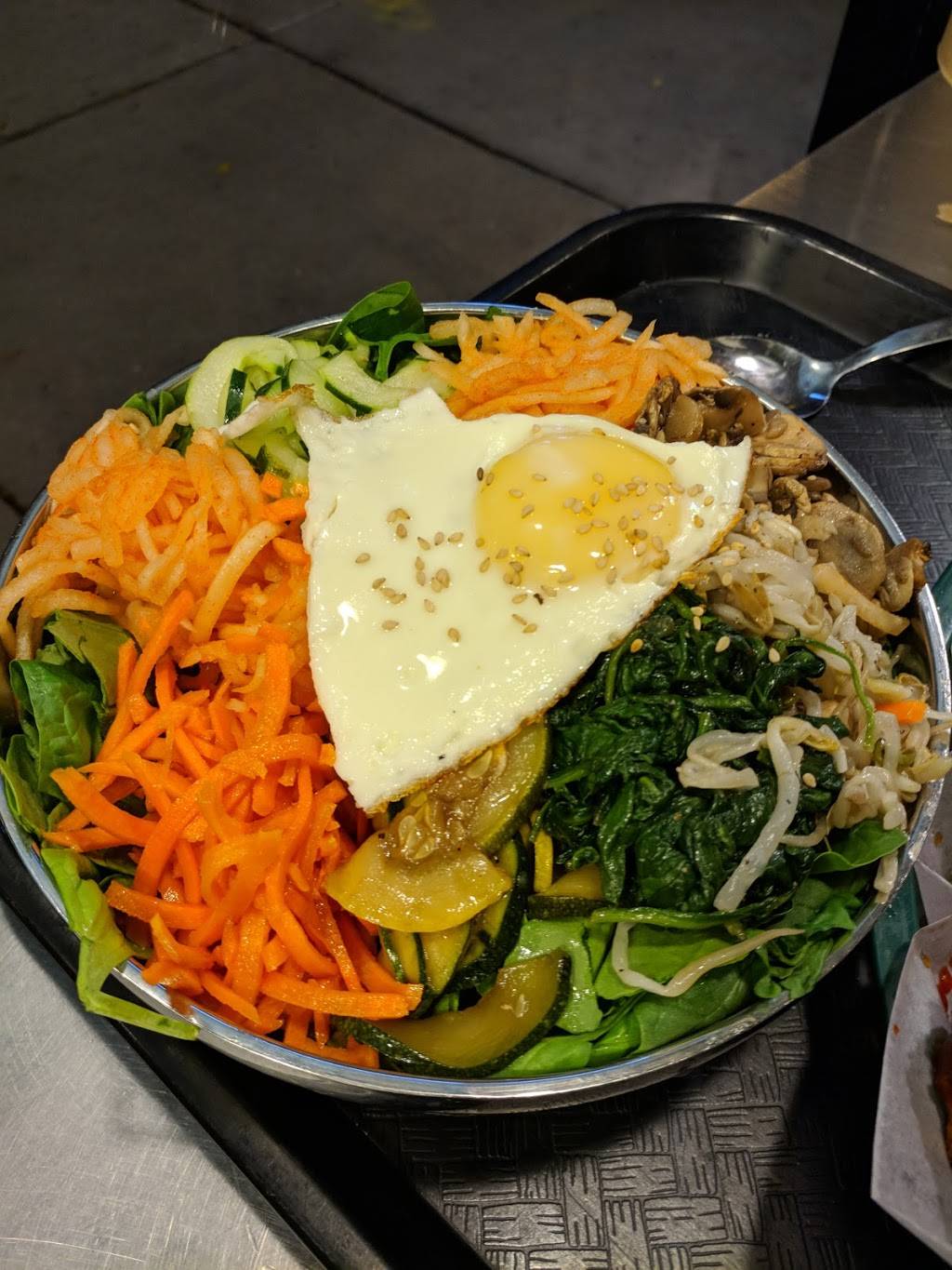 Crisp | restaurant | 2940 N Broadway, Chicago, IL 60657, USA | 7736977610 OR +1 773-697-7610