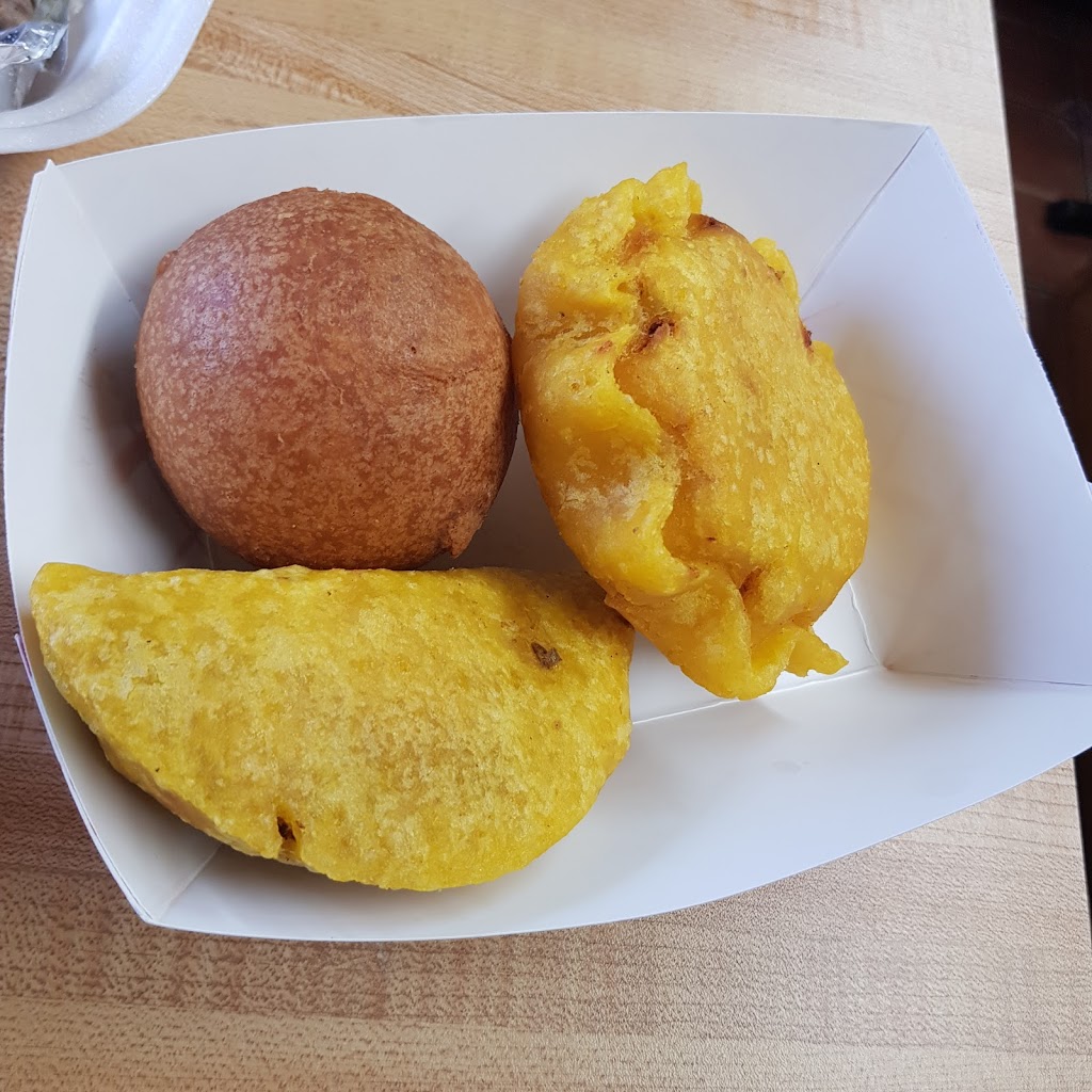 La Chiva Restaurant | restaurant | 259 Bennington St, Boston, MA 02128, USA | 6175696200 OR +1 617-569-6200