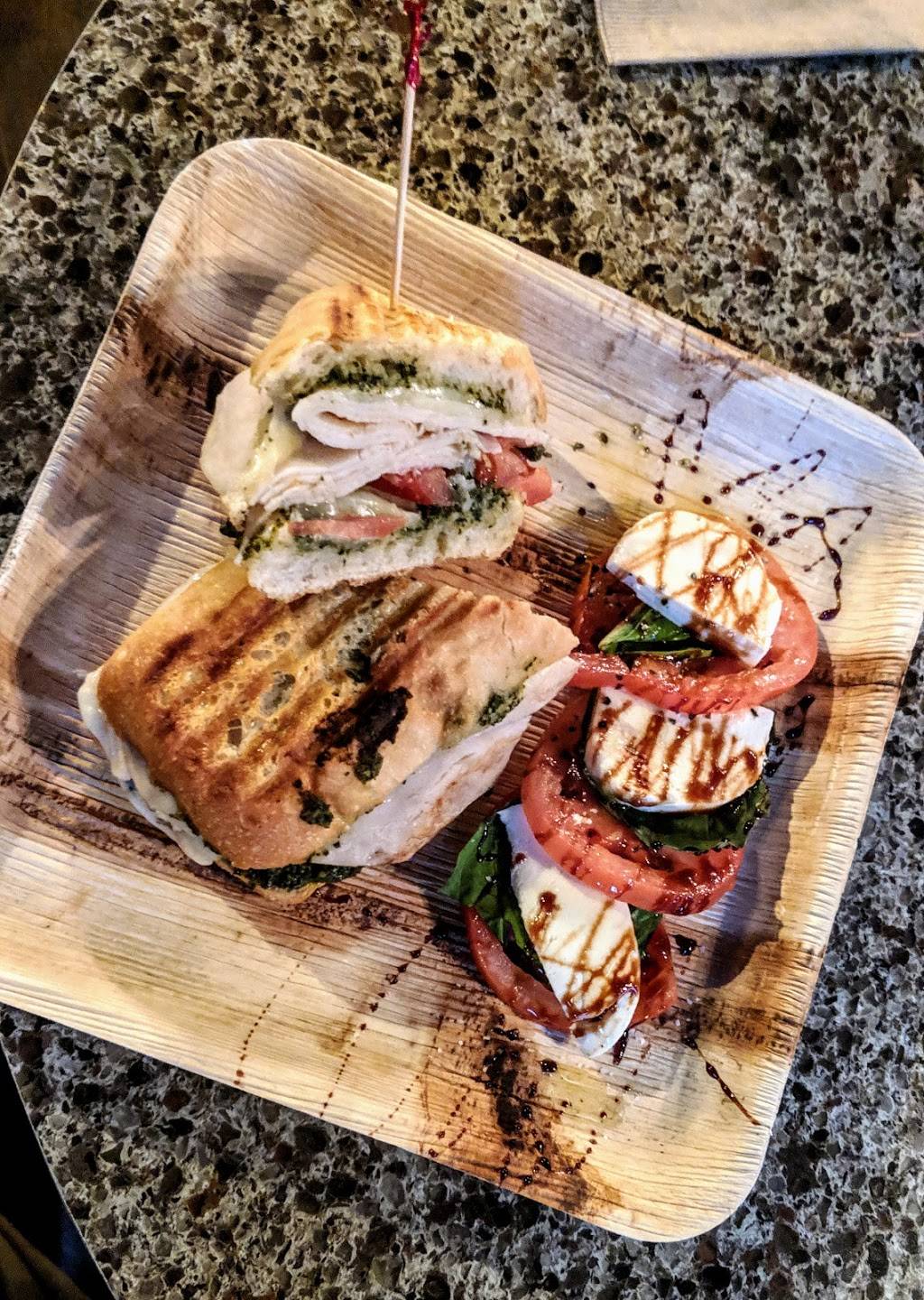 The Holy Grail | restaurant | 140 Montecillo Boulevard 2nd floor, El Paso, TX 79912, USA | 9155812035 OR +1 915-581-2035