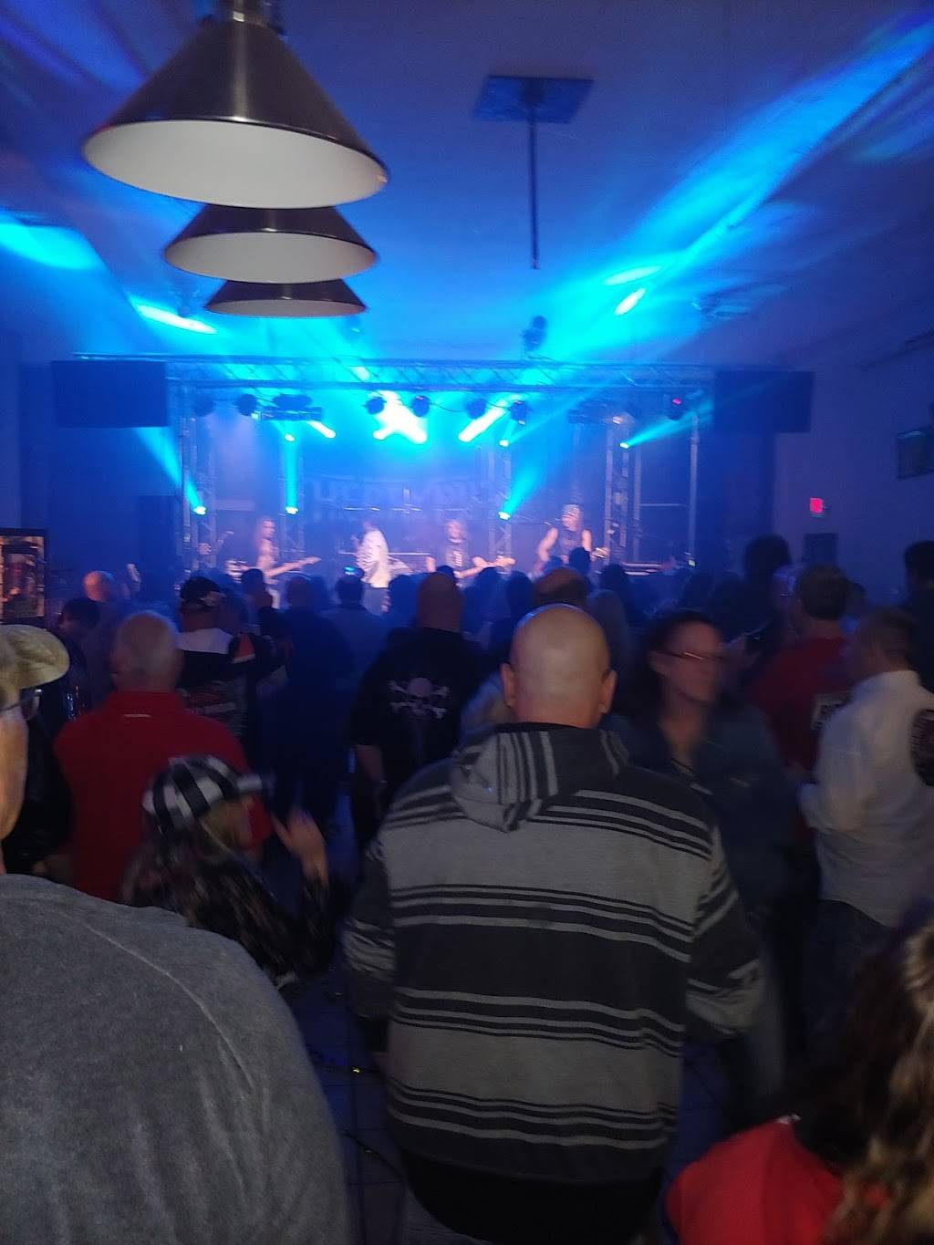 Badger Bar | restaurant | 326 E Main St, Reedsburg, WI 53959, USA | 6087683402 OR +1 608-768-3402