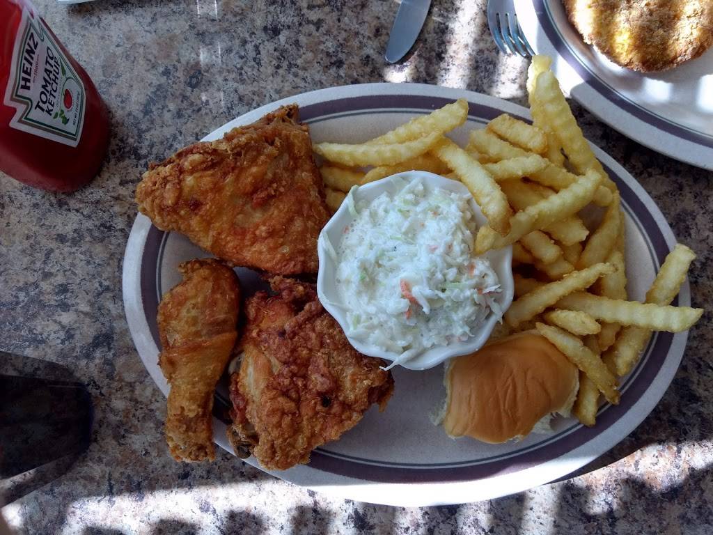 Villager Restaurant | restaurant | 421 Flindt Dr, Storm Lake, IA 50588, USA | 7127322372 OR +1 712-732-2372