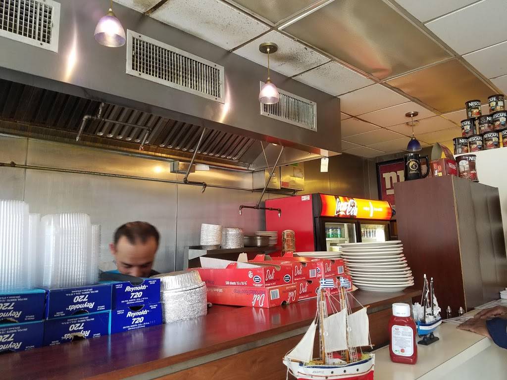 Greek Town Gyros | restaurant | 65 Park Ave, Rutherford, NJ 07070, USA | 2016720045 OR +1 201-672-0045