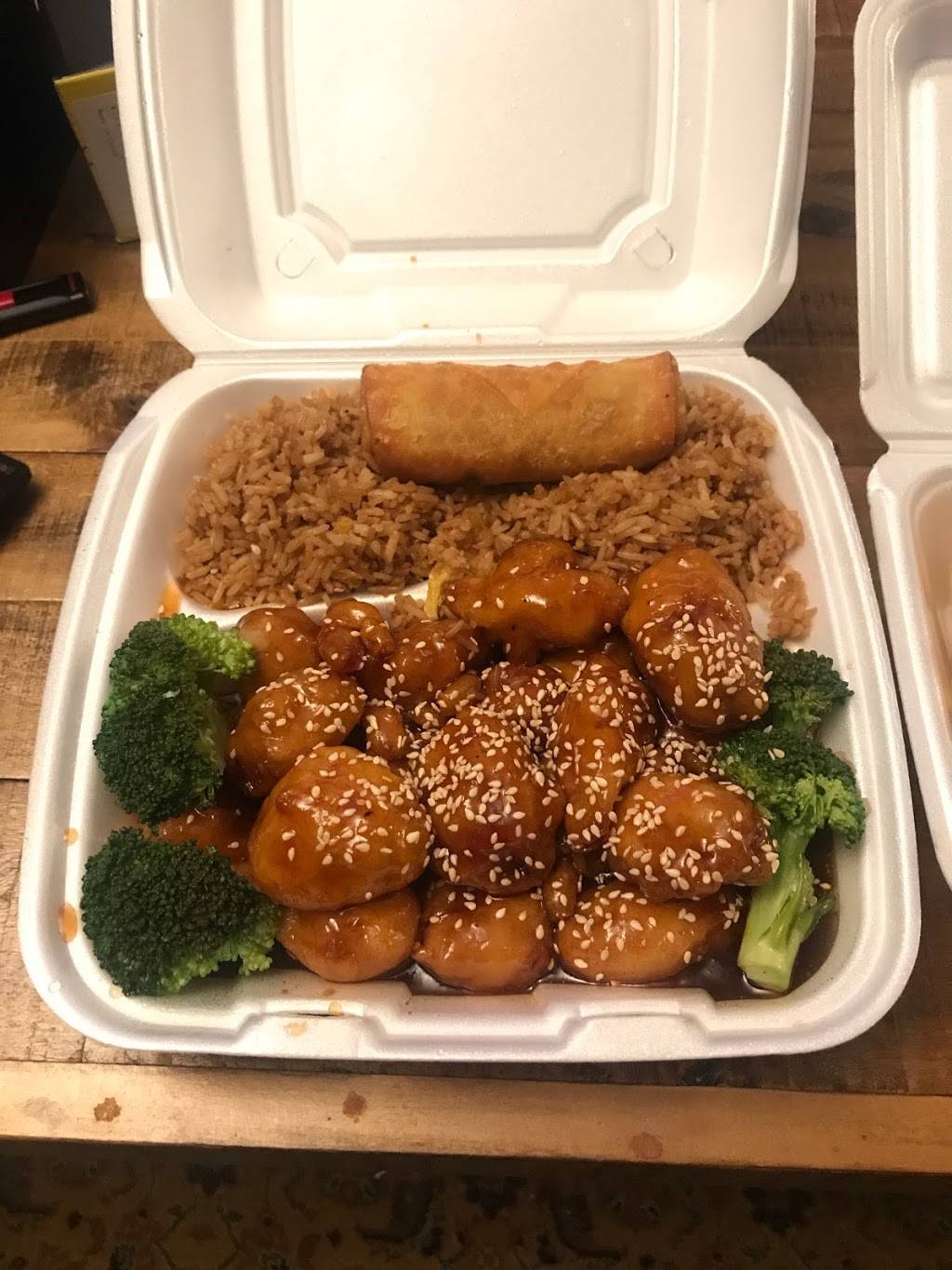 Youngs Chinese Food Carryout | restaurant | 921 E Eleven Mile Rd, Royal Oak, MI 48067, USA | 2485433131 OR +1 248-543-3131