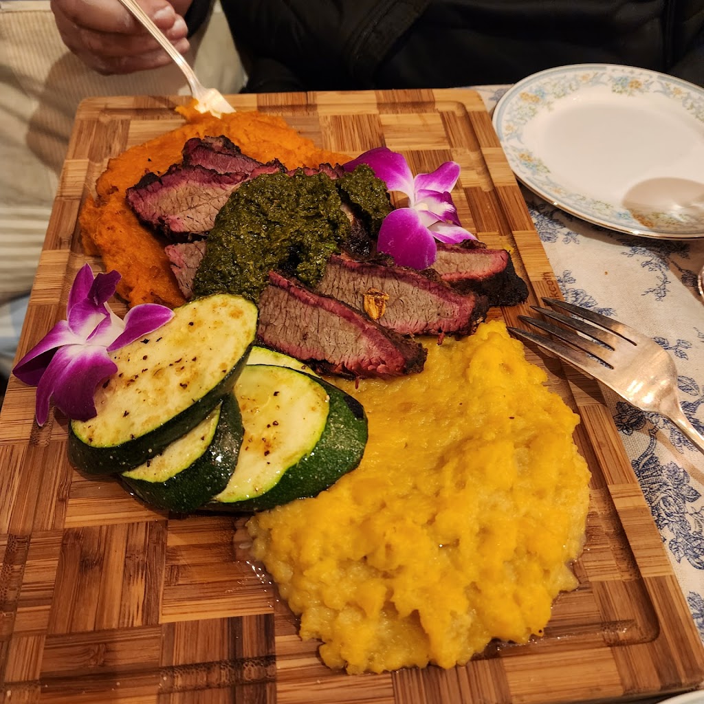 Cooper’s Alley | restaurant | 110 N Van Buren St, Nashville, IN 47448, USA | 8128171917 OR +1 812-817-1917