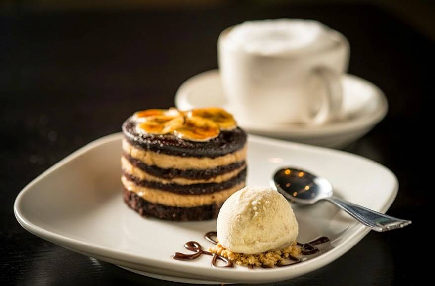 Blue Bell Inn | restaurant | 601 W Skippack Pike, Blue Bell, PA 19422, USA | 2156462010 OR +1 215-646-2010