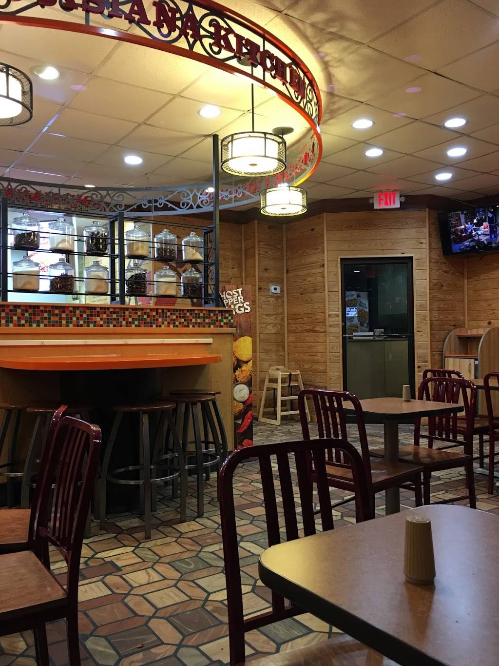 Popeyes Louisiana Kitchen | restaurant | 1145 I-35, New Braunfels, TX 78130, USA | 8306292030 OR +1 830-629-2030
