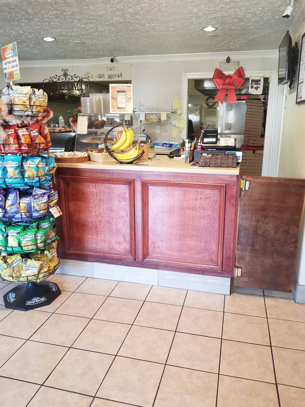 Sandys Deli & Pizza | restaurant | 1999 Foxon Rd, North Branford, CT 06471, USA | 2032080078 OR +1 203-208-0078