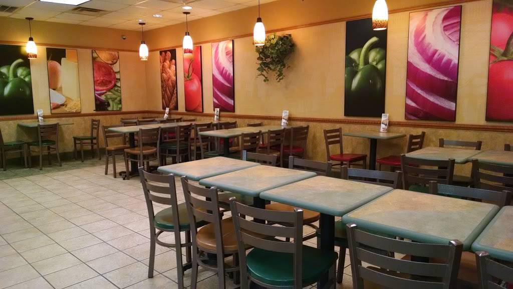 Subway | restaurant | 806 E Wade St #6, Trenton, FL 32693, USA | 3524638001 OR +1 352-463-8001
