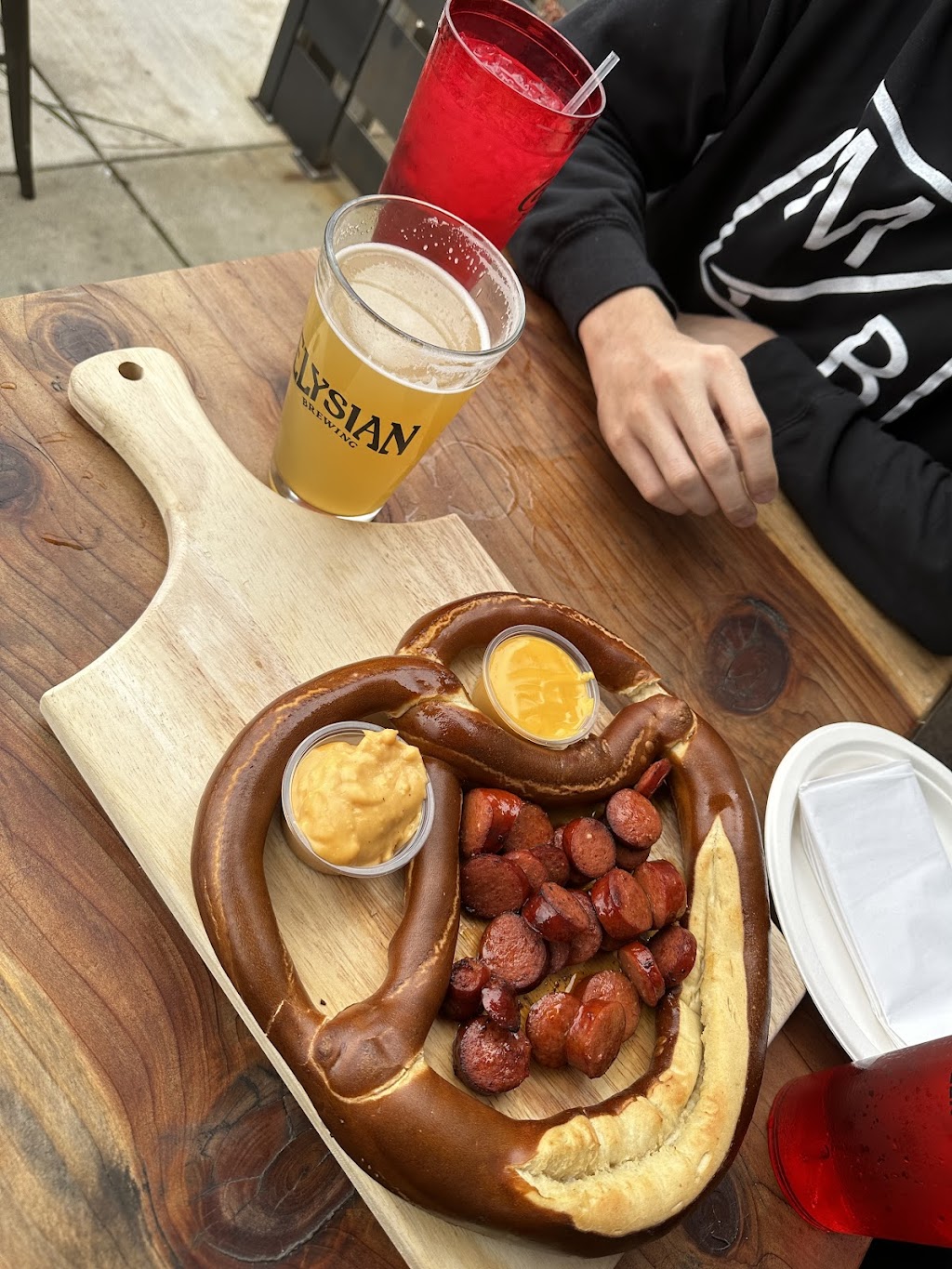 Brick & Barrel Kitchen + Bar | restaurant | 155 Joiner Pkwy # 600, Lincoln, CA 95648, USA | 9162093333 OR +1 916-209-3333