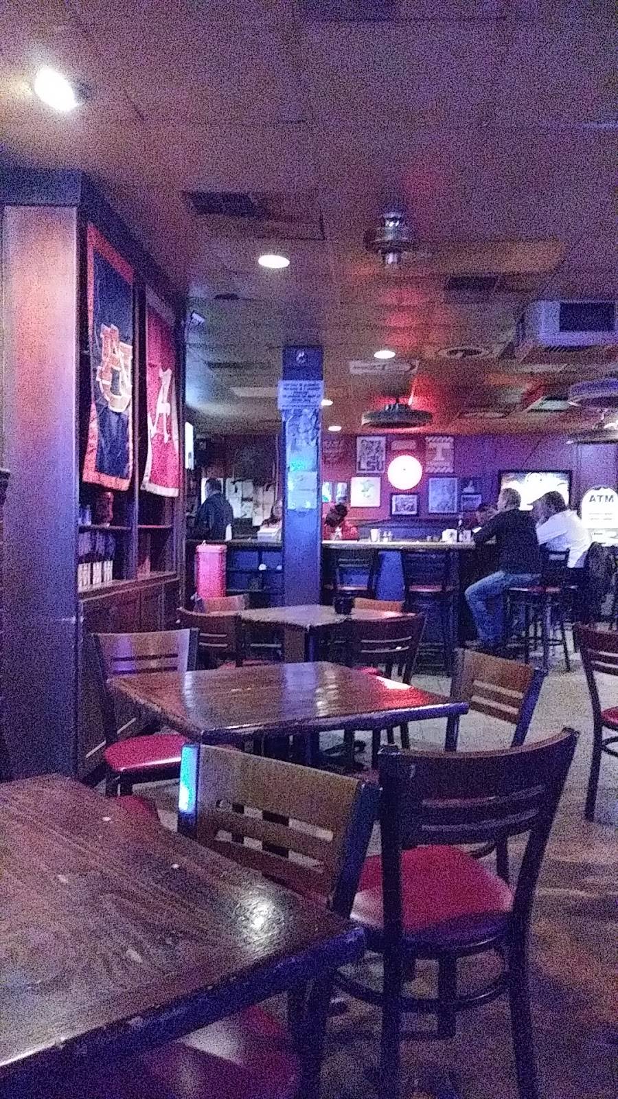 Ruggbys Food & Spirits | restaurant | 4820 University Dr NW # 15, Huntsville, AL 35816, USA | 2568950795 OR +1 256-895-0795