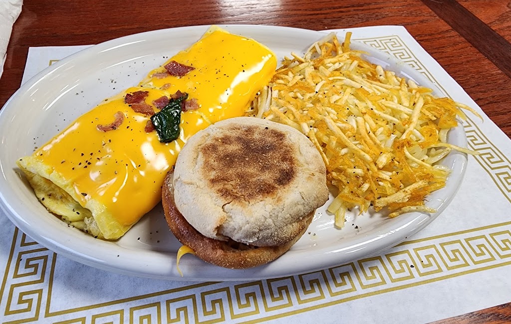 E & B Family Restaurant | restaurant | 3038 McCartney Rd, Youngstown, OH 44505, USA | 2342288945 OR +1 234-228-8945