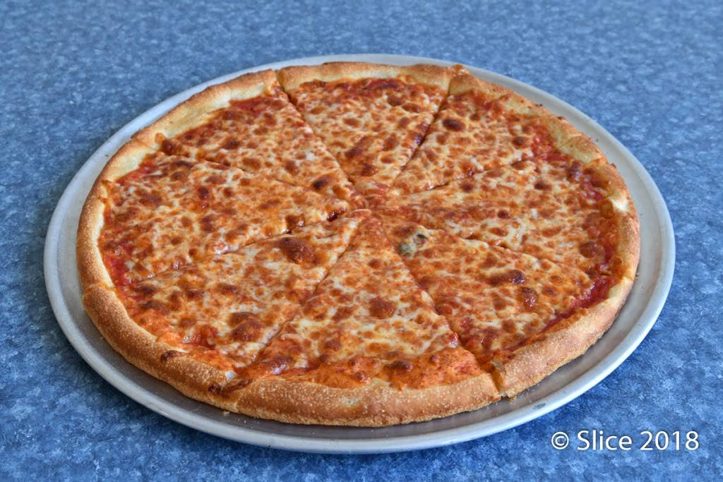 Crossroads Pizza | restaurant | 68 N Main St, Norwalk, CT 06854, USA | 2038557785 OR +1 203-855-7785
