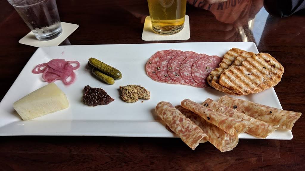 Corner Spot | restaurant | 1556 NW 56th St, Seattle, WA 98107, USA | 2064329528 OR +1 206-432-9528