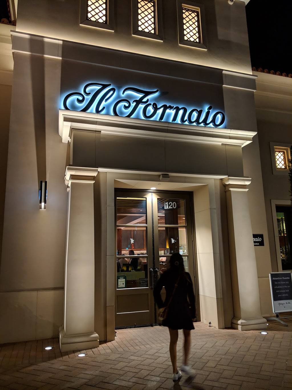 Il Fornaio | restaurant | 2752 Augustine Dr #120, Santa Clara, CA 95054, USA | 4082178844 OR +1 408-217-8844