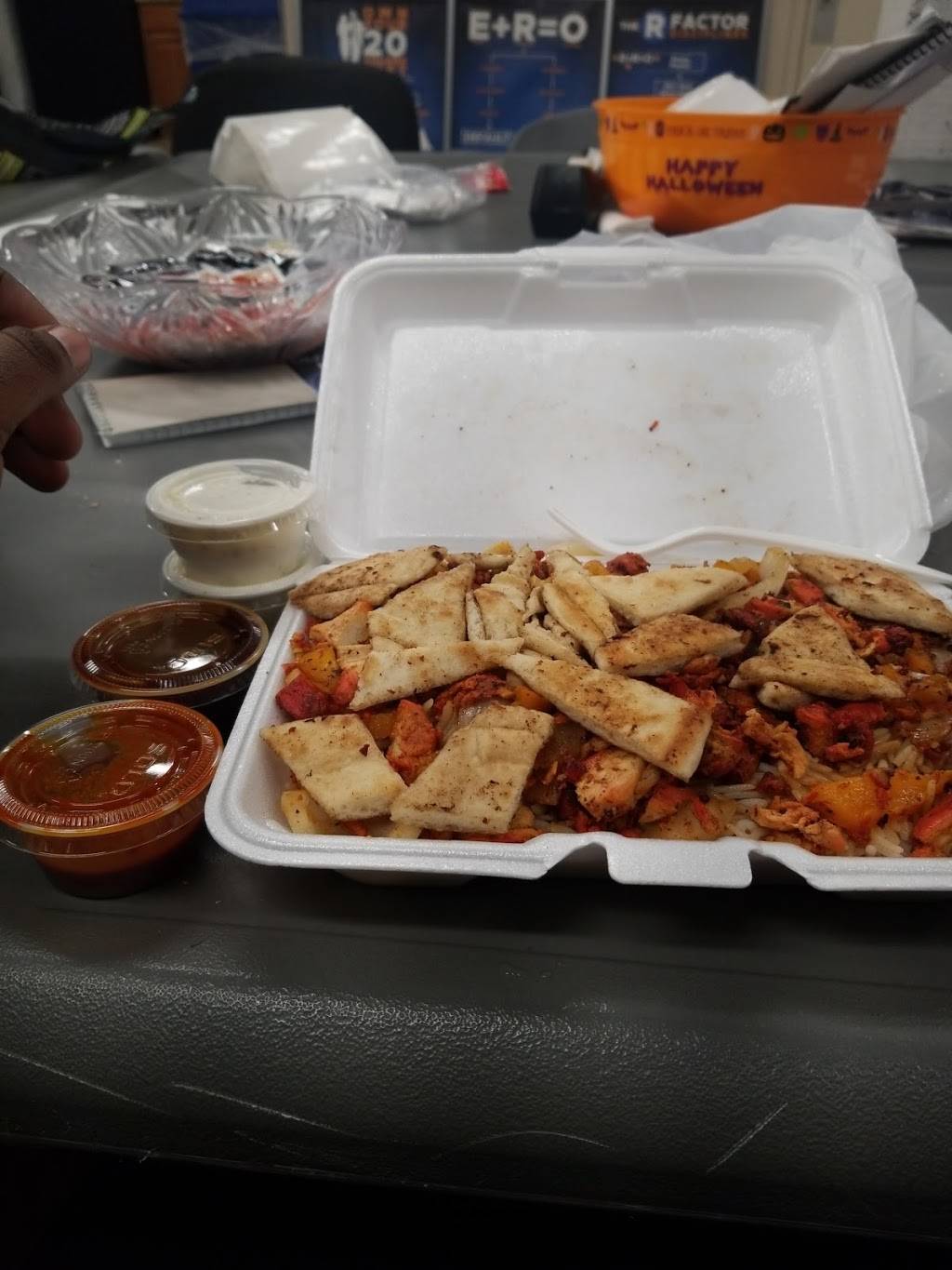 Crown Grill, Fried Chicken & Pizza | meal takeaway | 71-12 Kissena Blvd, Flushing, NY 11367, USA | 7188801881 OR +1 718-880-1881