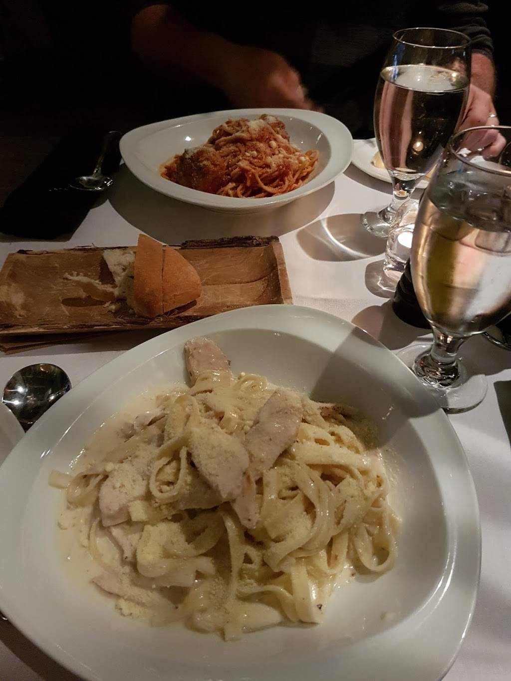 la Cucina Ristorante | restaurant | 5547 Hazeldean Rd, Stittsville, ON K2S 0P5, Canada | 6138361811 OR +1 613-836-1811