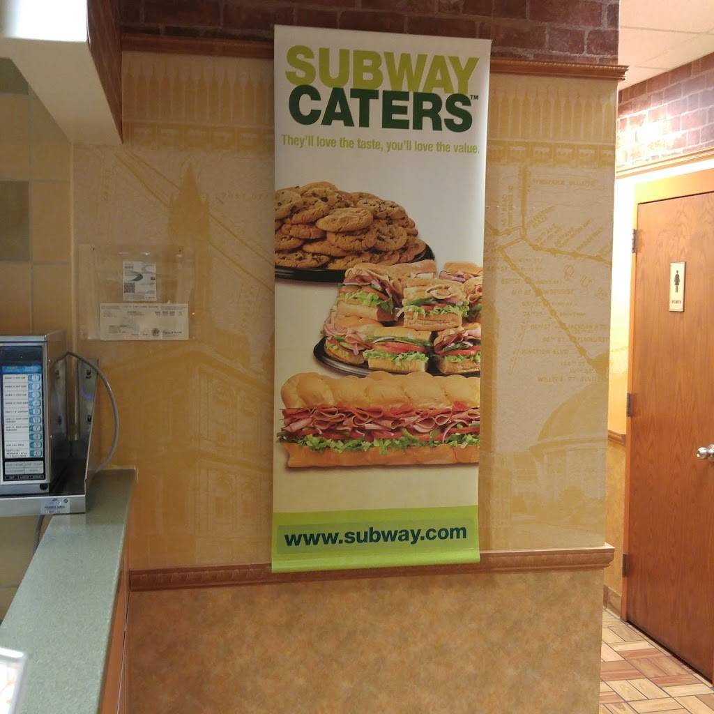 Subway | restaurant | 4304 Jeffers Rd, Eau Claire, WI 54703, USA | 7158338801 OR +1 715-833-8801