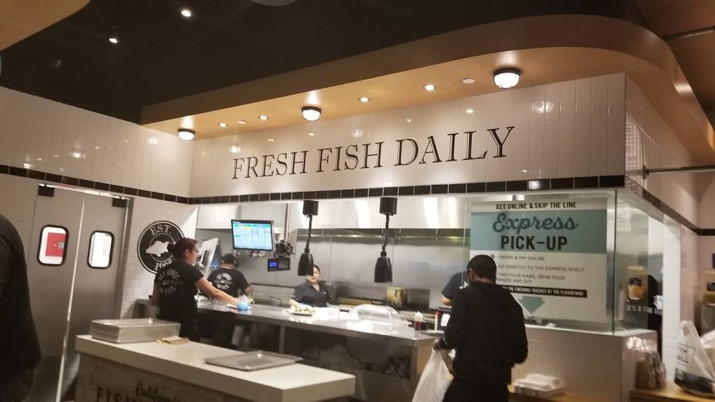 California Fish Grill | restaurant | 1530 Camino De La Reina, San Diego, CA 92108, USA | 6195418723 OR +1 619-541-8723